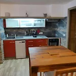 Tiloft Apartman *